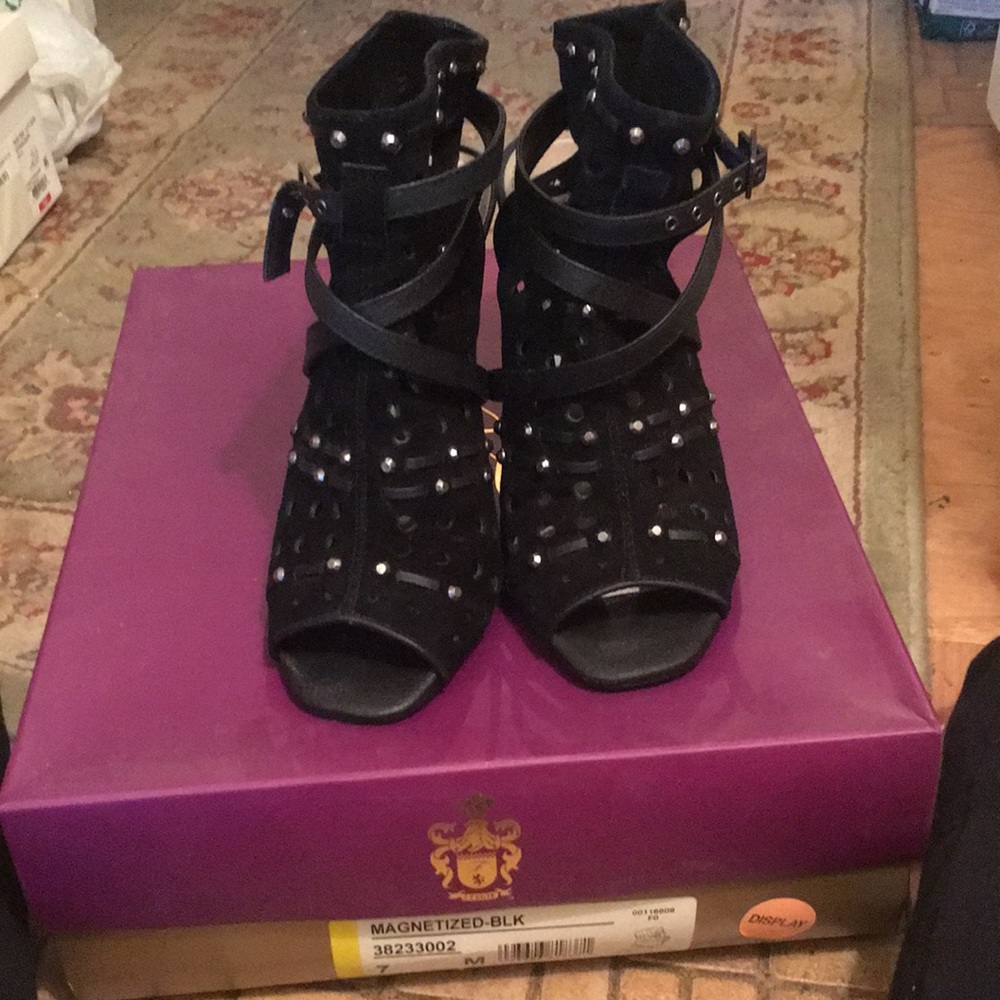 Fergie Strappy Heel Sandal sz7